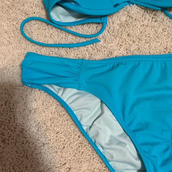 Victoria’s Secret bikini - Picture 3 of 4